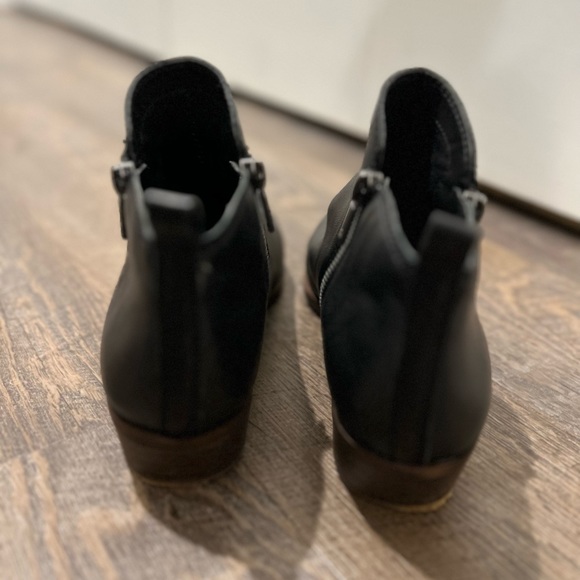 Lucky Brand Basel Leather Ankle Booties - Picture 6 of 9